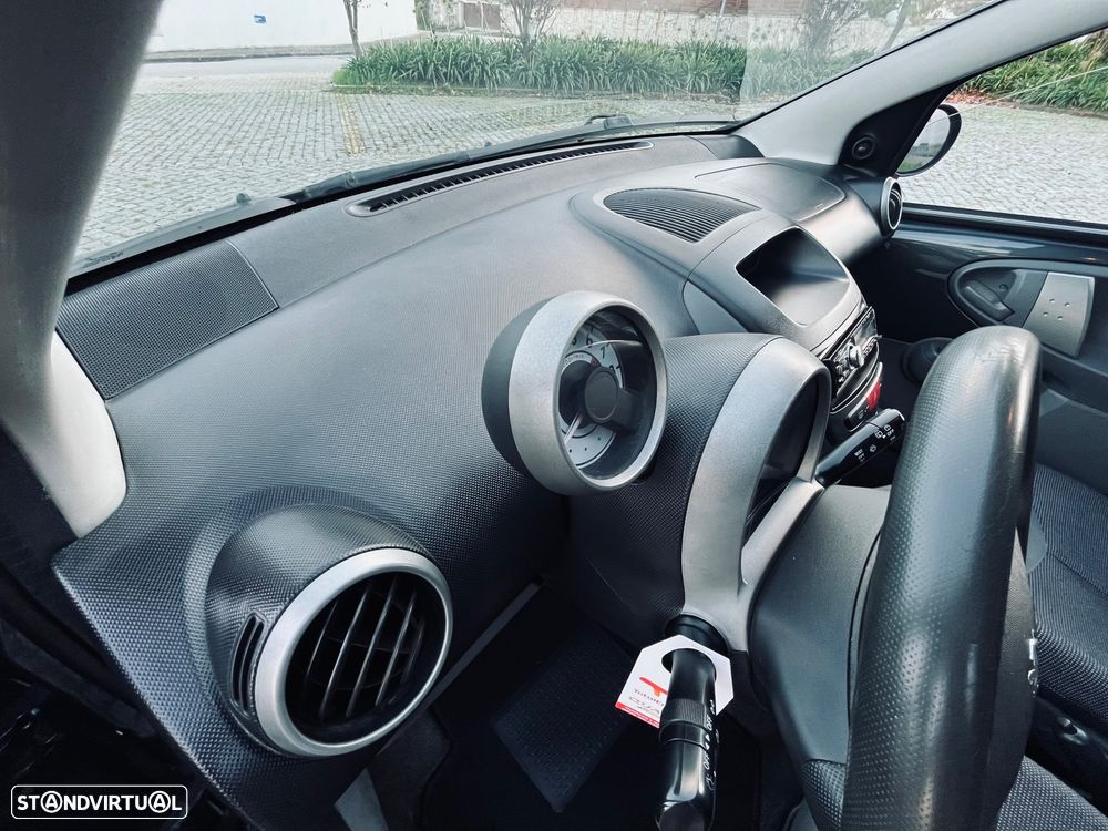 Peugeot 107 1.0 Urban Style - 14
