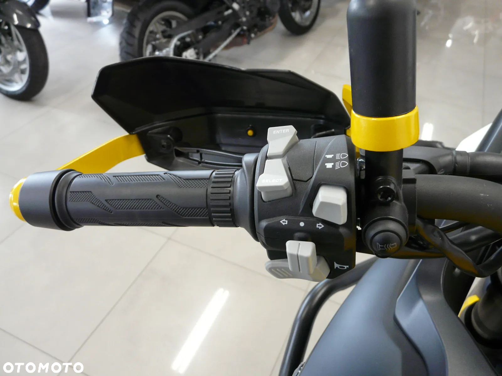 QJMOTOR SVT 650X - 24