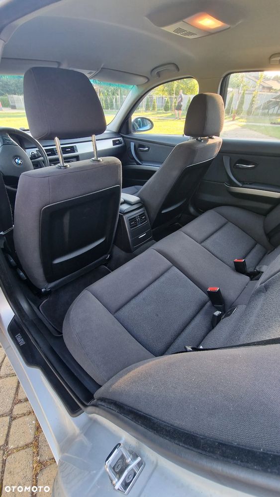 BMW Seria 3 318i - 3