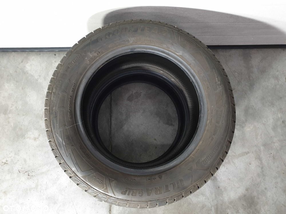 2szt. 235/60/17 102H Goodyear UG Performance G1 5,5mm 2020r [ 11160 ] - 2
