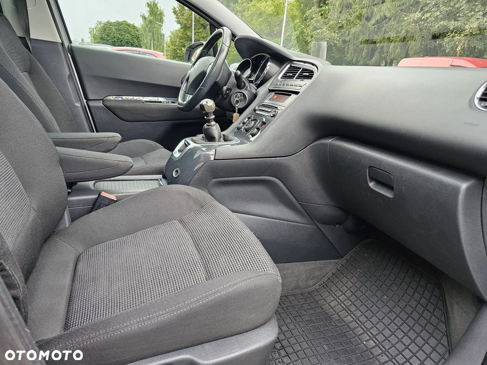 Peugeot 5008 - 19