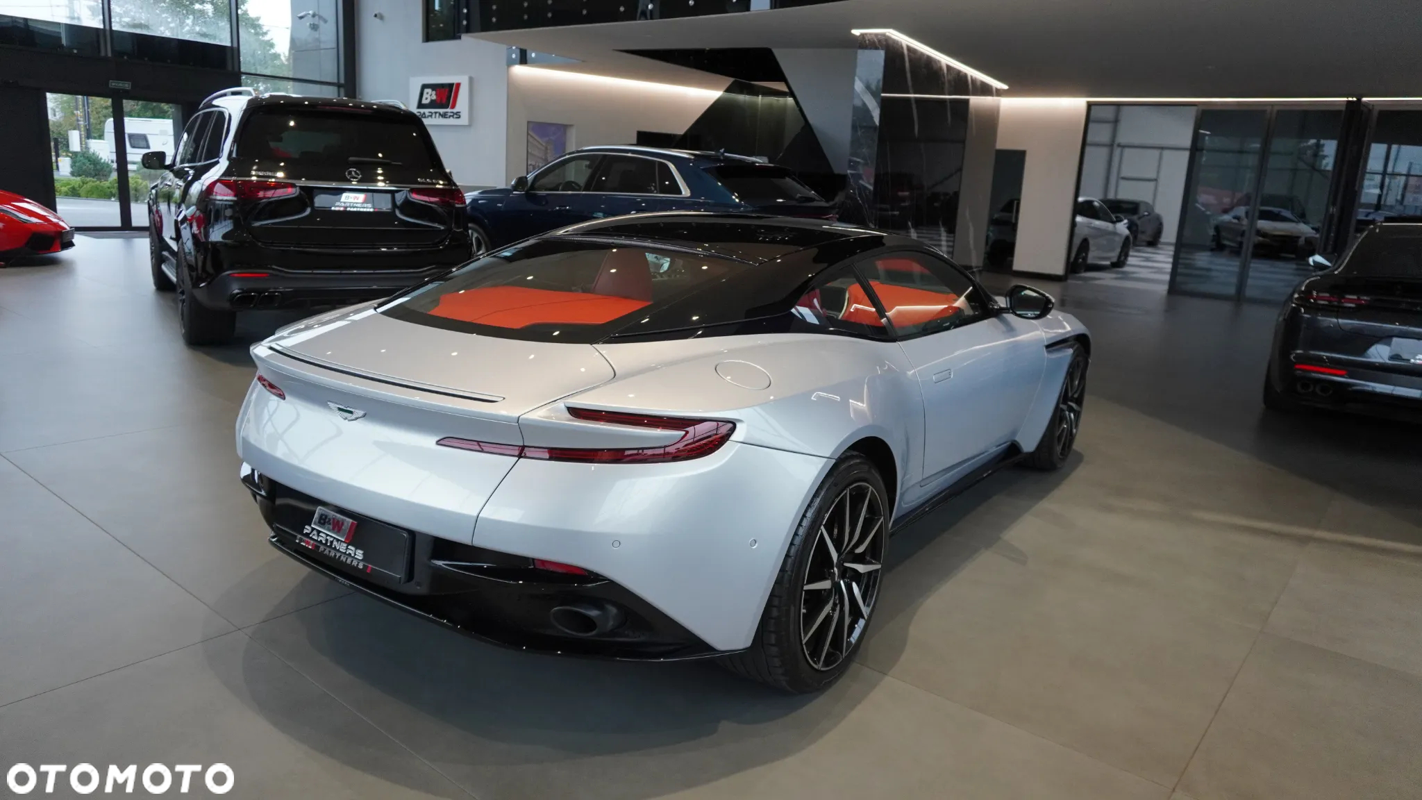 Aston Martin DB11 Launch Edition - 14