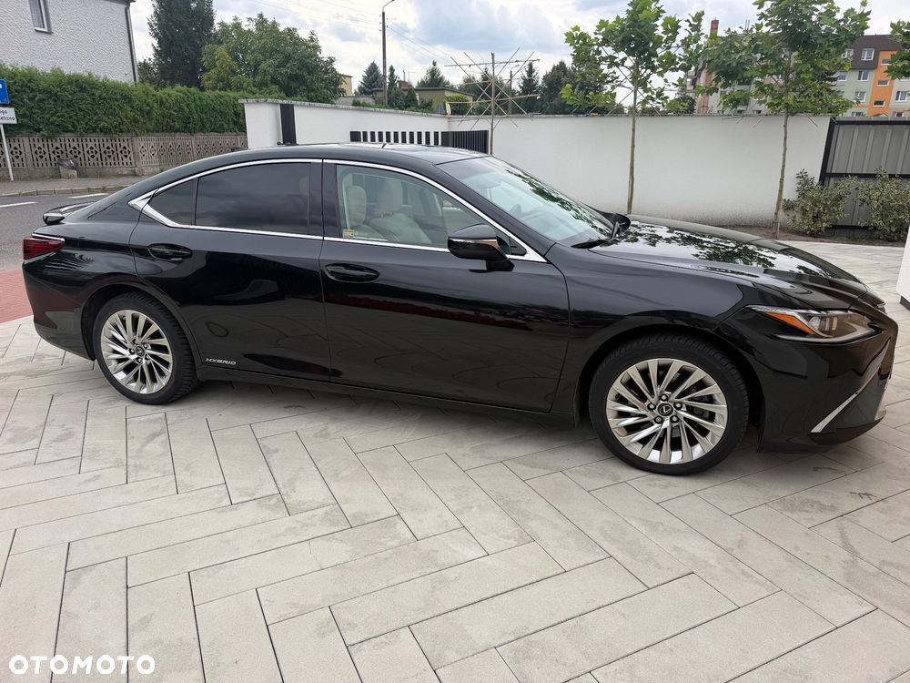 Lexus ES 300h Business Edition + - 8