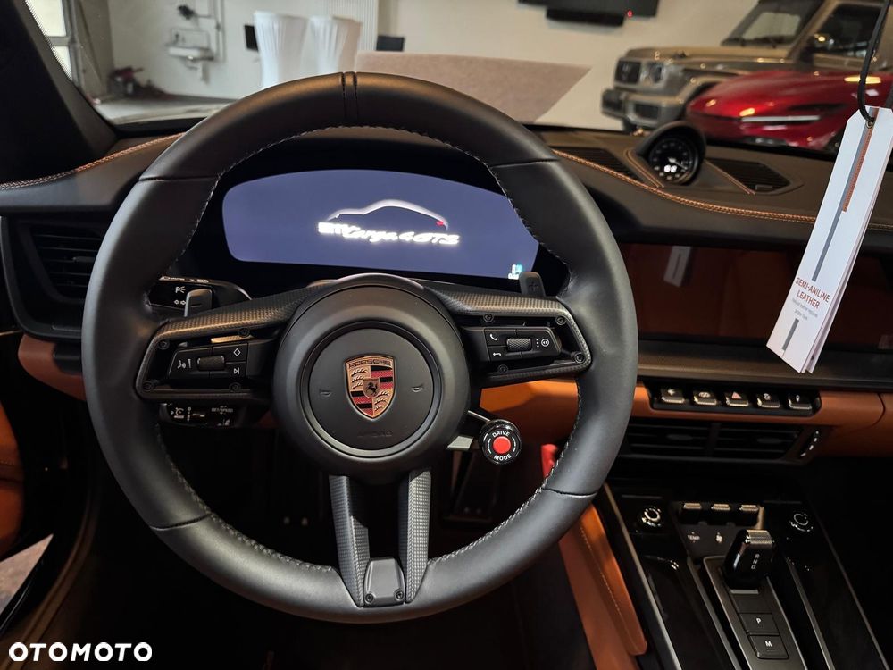 Porsche 911 Targa 4 GTS PDK - 9