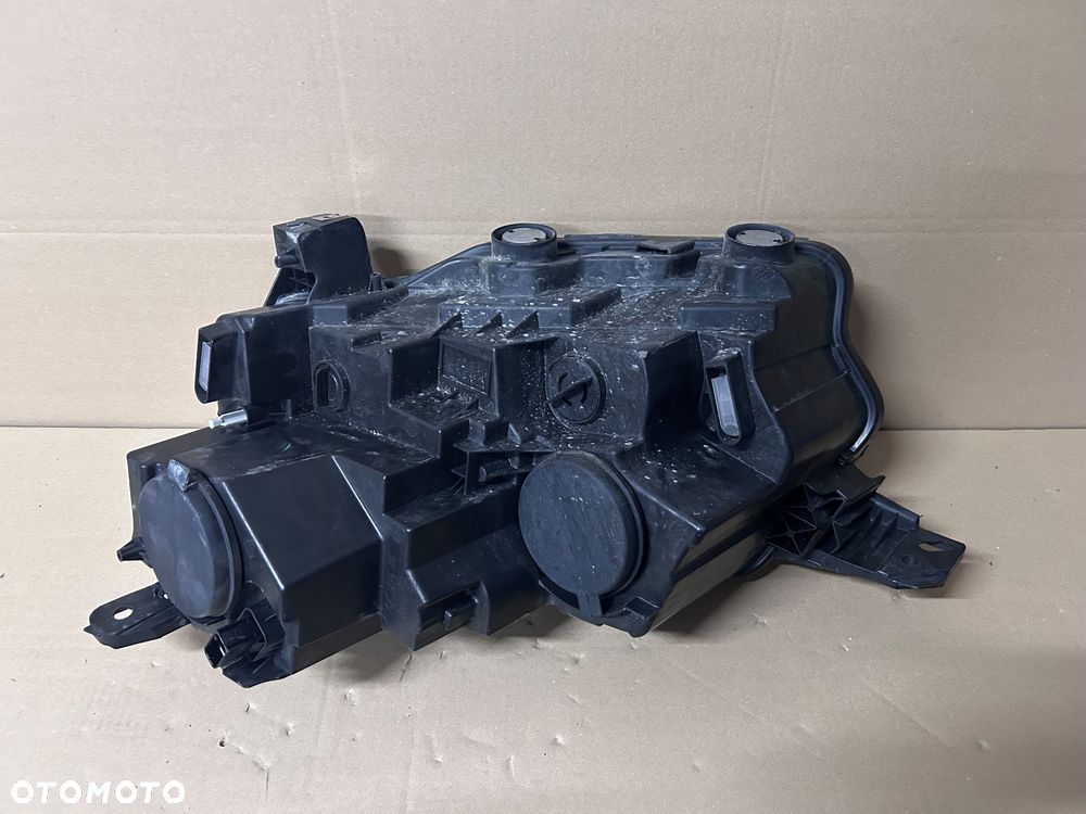 LAMPA PRAWA TOYOTA PROACE CITY ZWYKŁA PRZÓD PRZEDNIA - 6