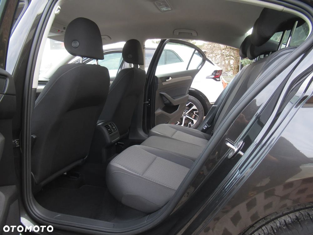 Volkswagen Passat 1.5 TSI EVO Essence - 8