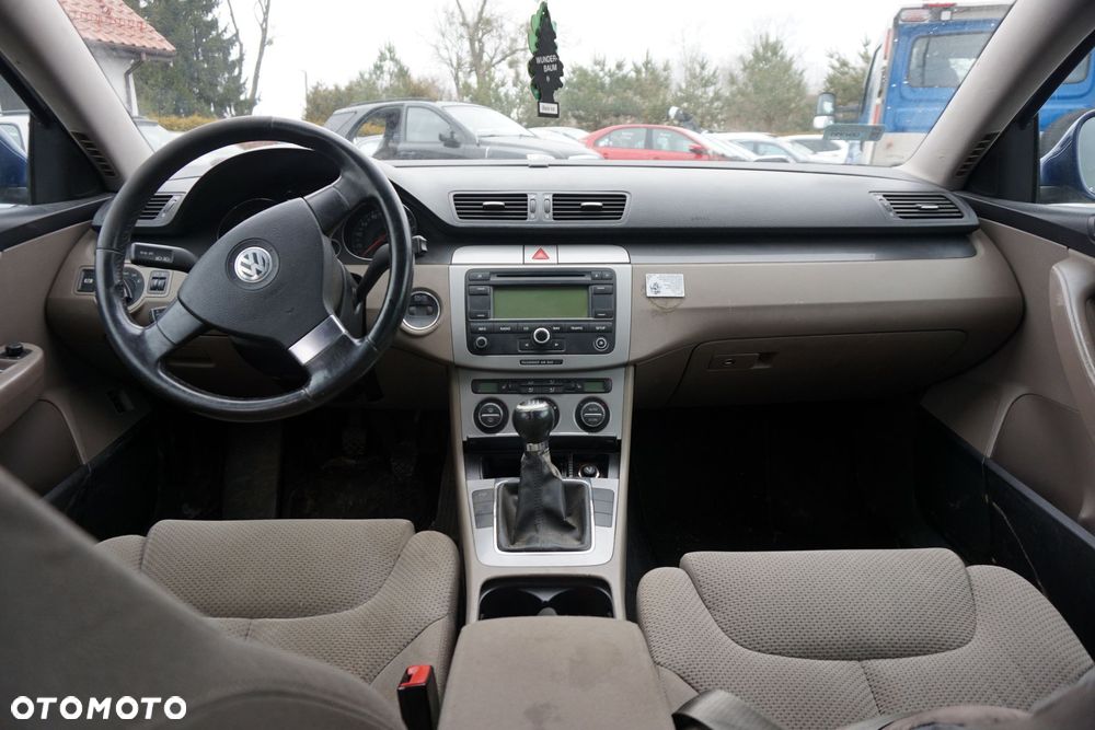 VOLKSWAGEN PASSAT B6 KOMBI 2006 LA5E 2.0 TDI BMP 140KM JLU GRANATOWY na części - 14