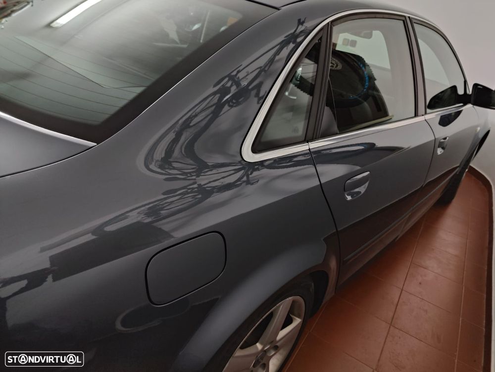 Audi A4 2.5 TDI quattro - 32