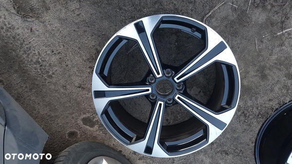 MERCEDES E KLASA W214 214 NIGHT PAKIET 8,5x19 ET33,5 5X112 A2144013600