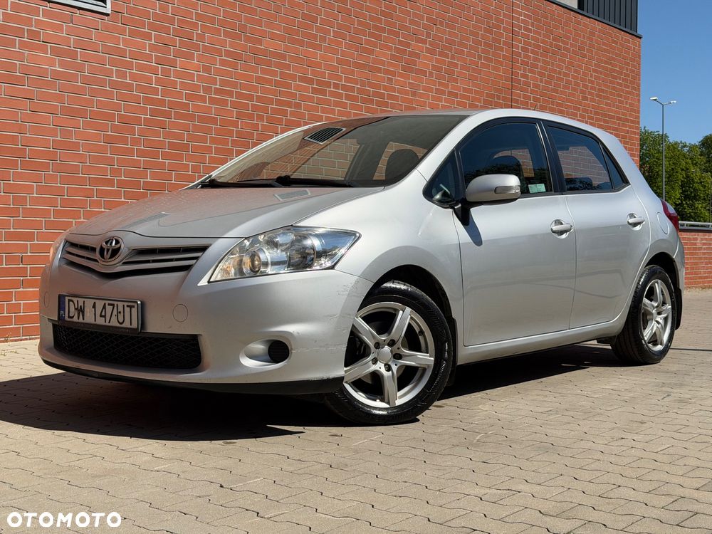 Toyota Auris - 1