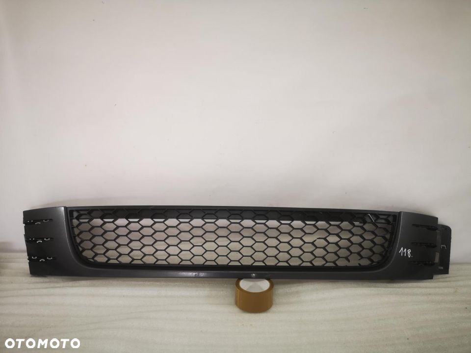 VW GOLF VI GTI GTD 08- KRATKA ŚRODKOWA ZDERZAKA PRZEDNIEGO NR 5K0853655 5K0853677C  NR AUKCJI NK118 - 1