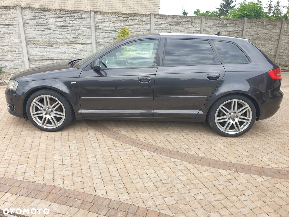 Audi A3 Sportback - 2