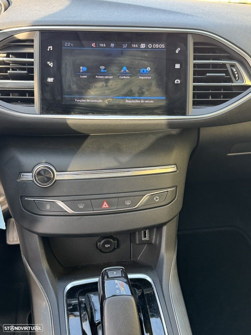 Peugeot 308 SW 1.2 PureTech Allure Full LED EAT8 - 24