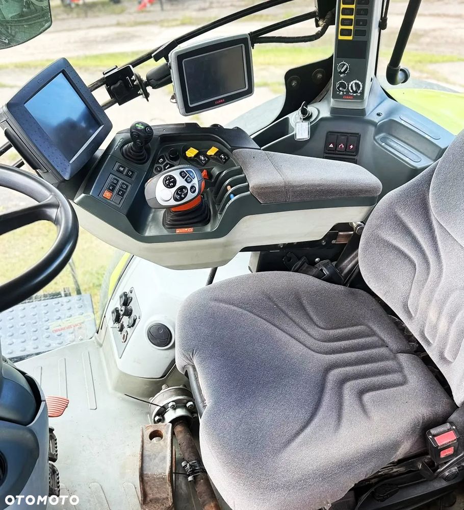 Claas Axion 830 - 7