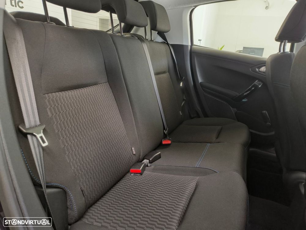 Peugeot 208 1.2 PureTech Signature - 20