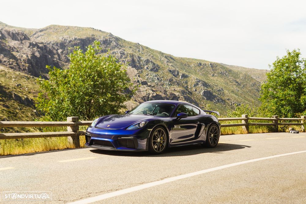 Porsche 718 Cayman GT4 - 7