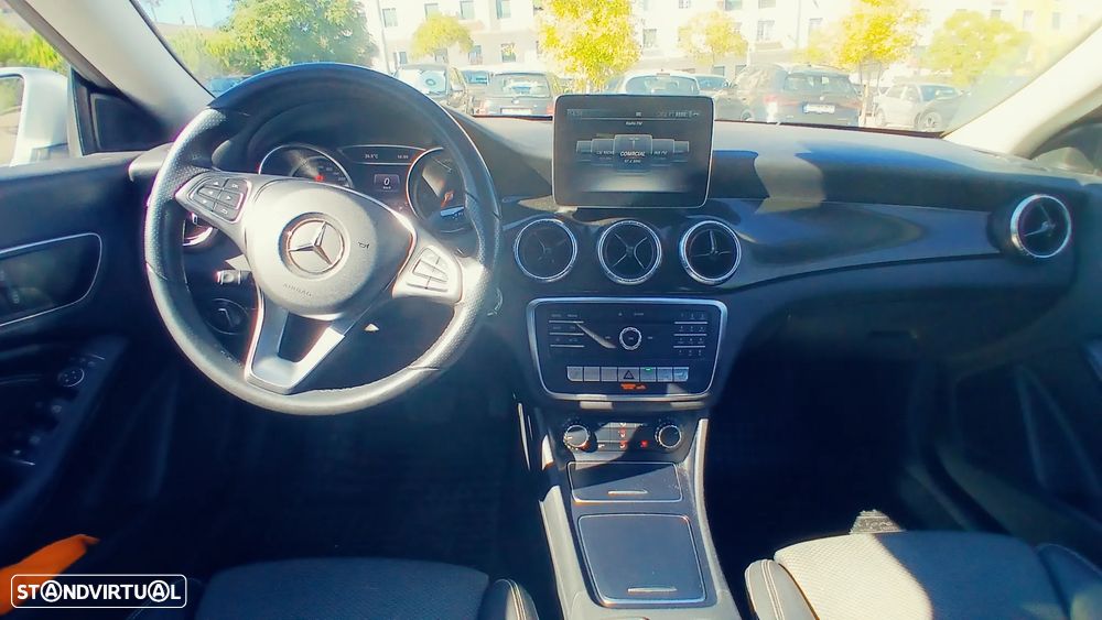 Mercedes-Benz CLA 220 Shooting Brake d 4Matic 7G-DCT Urban - 19