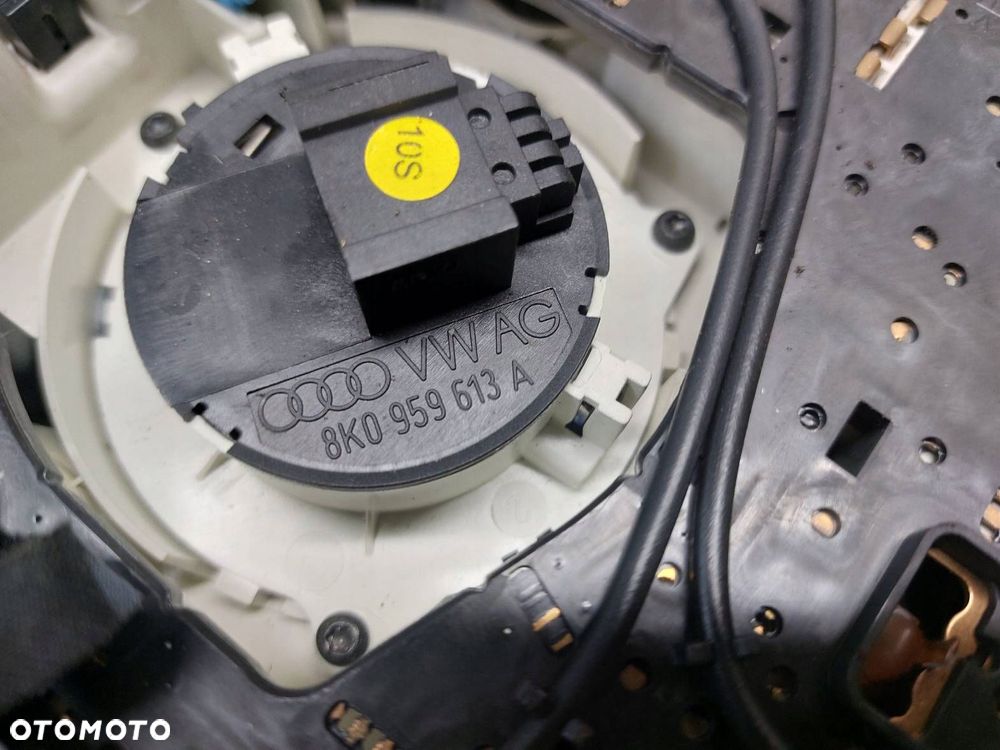 LAMPKA PODSUFITKI + PRZEŁĄCZNIK SZYBERDACHU + HOMELINK AUDI Q5 8R - 5