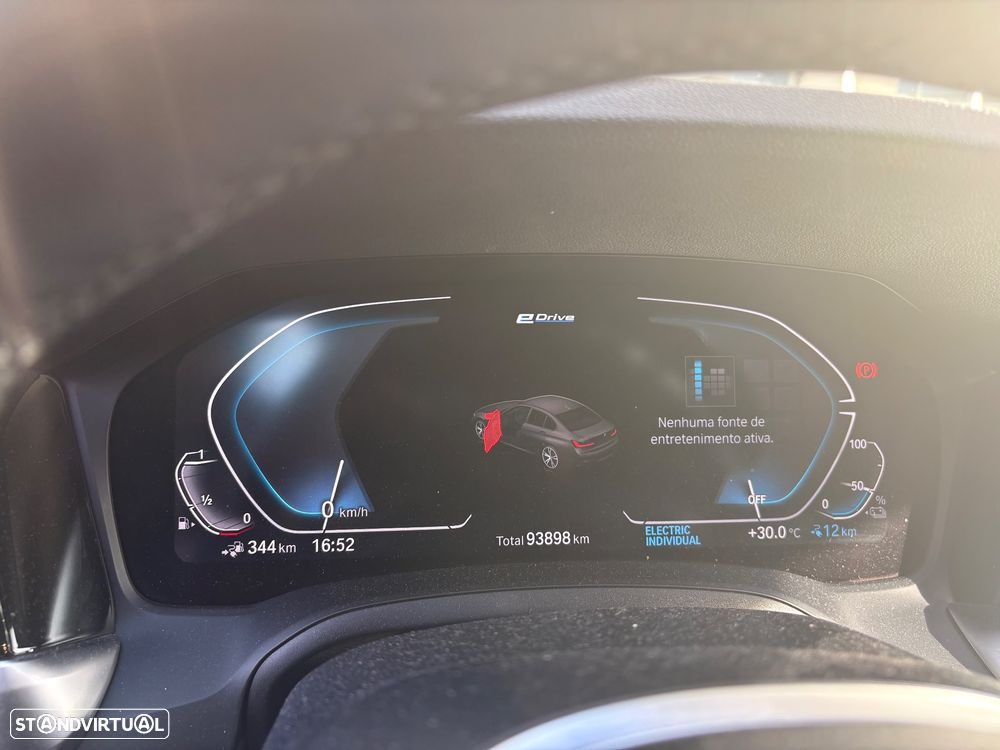 BMW 330 e Pack 50 anos M Auto - 7