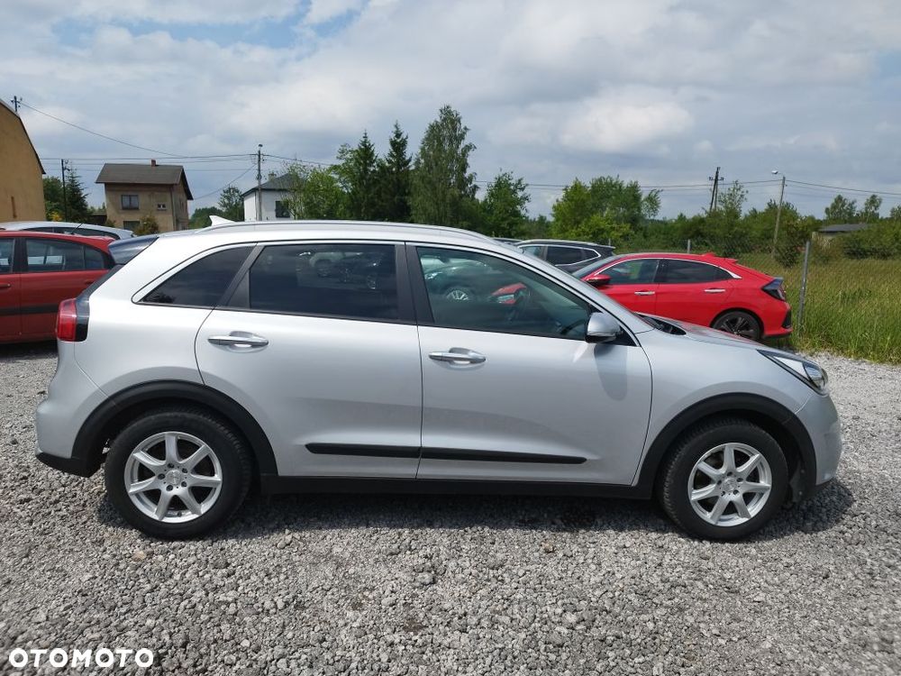 Kia Niro 1.6 GDI HEV 2WD OPF Edition 7 - 8