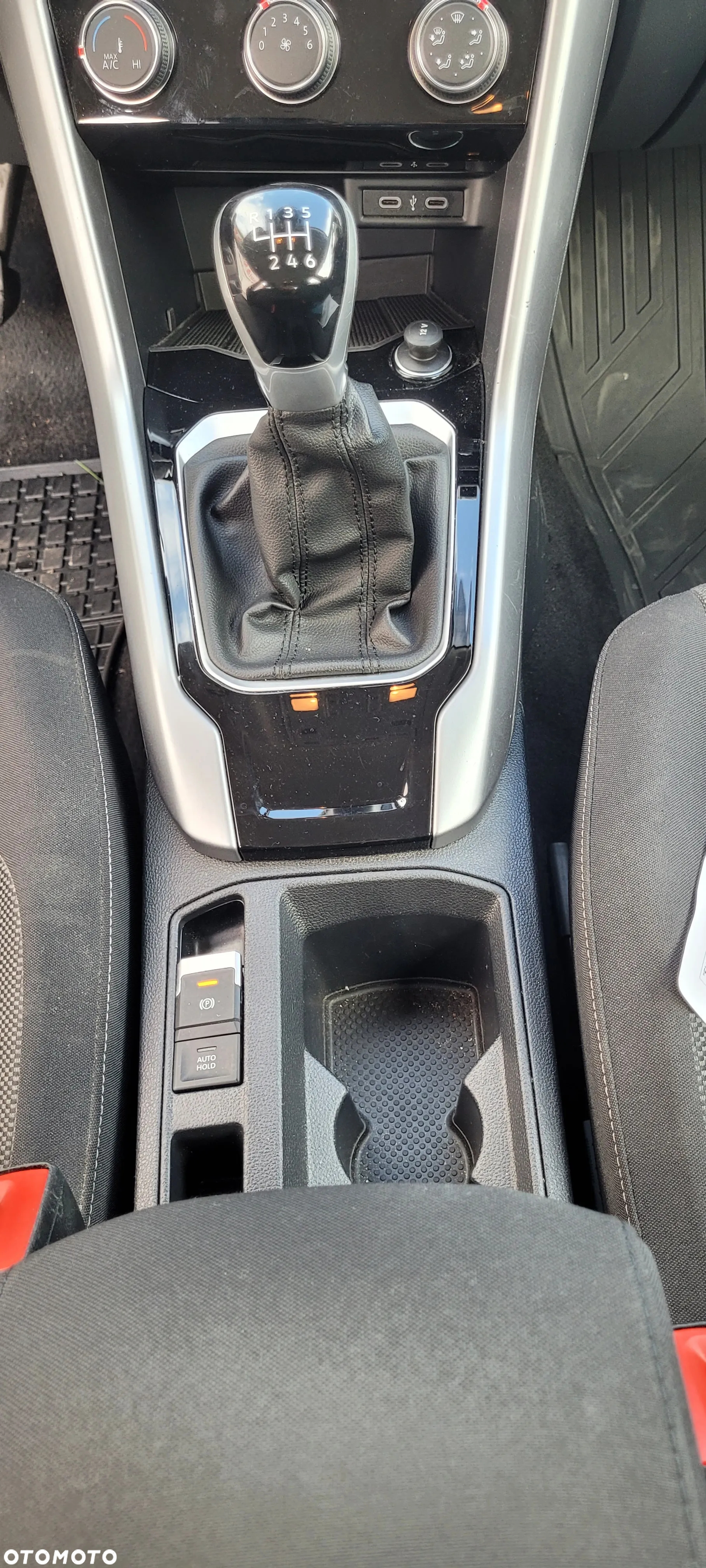 Volkswagen T-Roc - 26