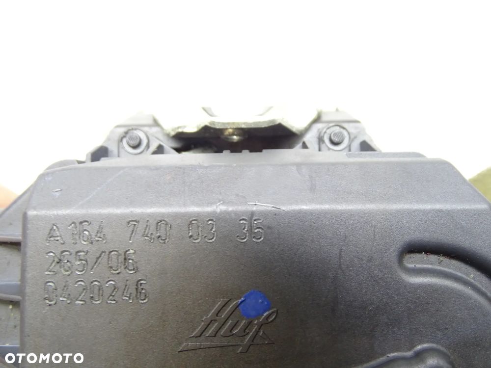 ZAMEK KLAPY Z DOMYKANIEM SIŁOWNIK TYŁ MERCEDES R W251 M W164 ML A1647400335 - 4