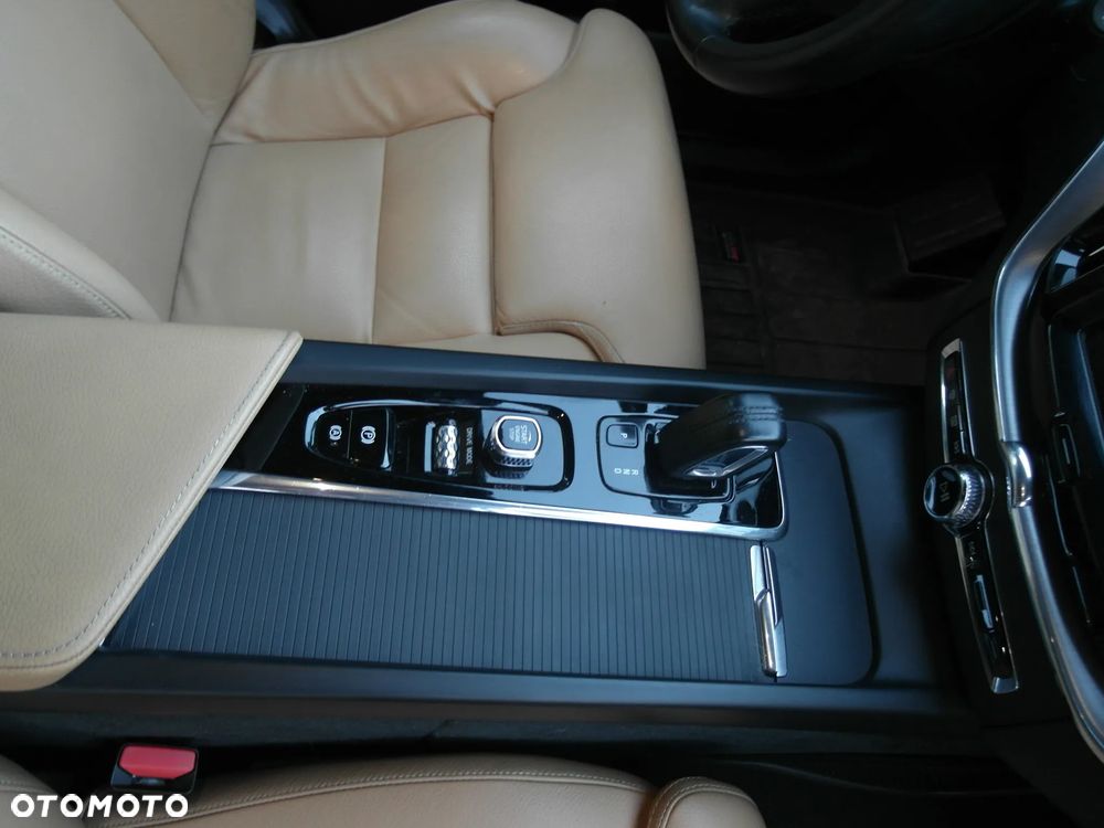 Volvo XC 60 - 16