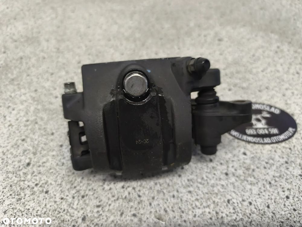 Zaciska hamulcowy przód, przedni lewy Triumph Trident 660 2022 - 4