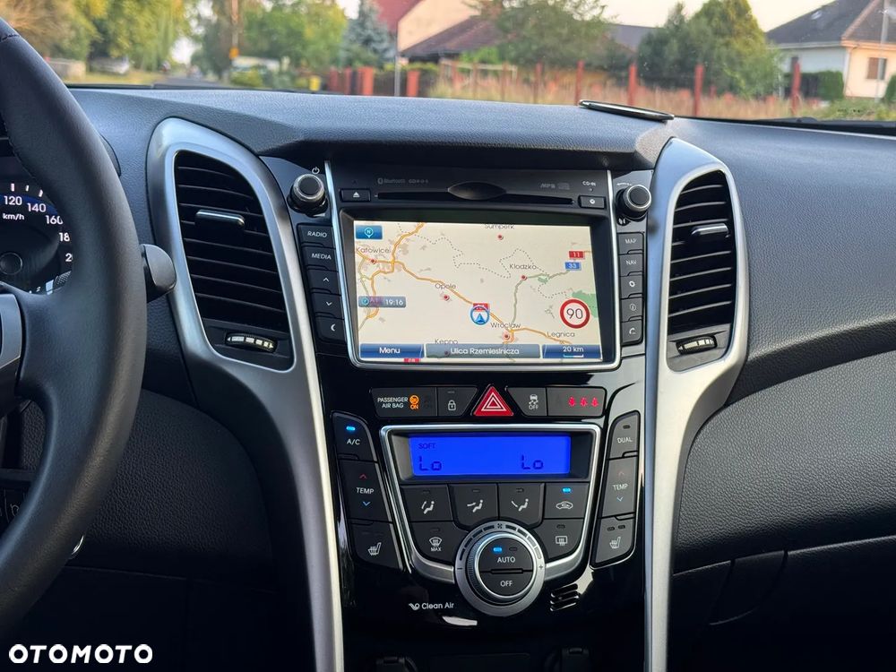 Hyundai i30 1.6 Fifa World Cup Edition - 32