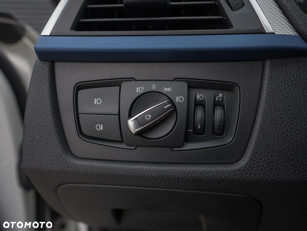 BMW Seria 3 320i GPF M Sport - 32
