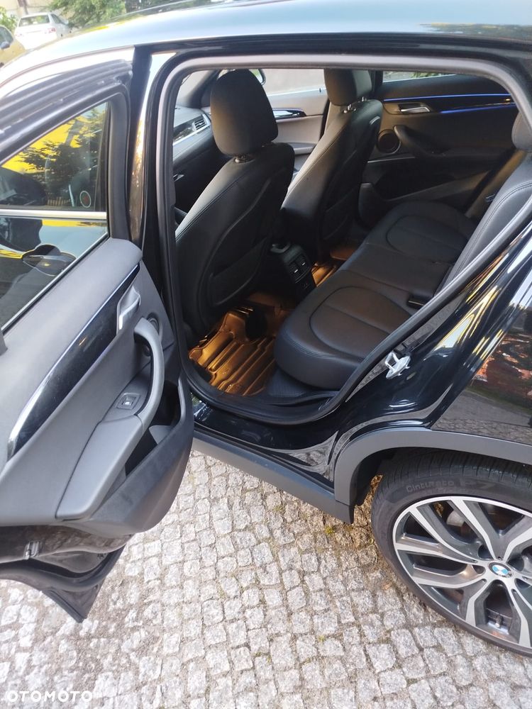 BMW X2 xDrive20i Advantage Plus - 9