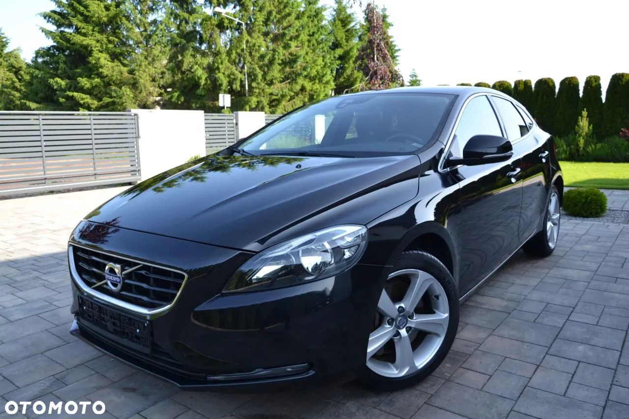 Volvo V40 D4 Drive-E Momentum - 1