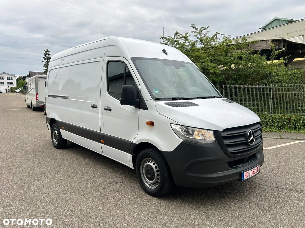 Mercedes-Benz Sprinter - 1