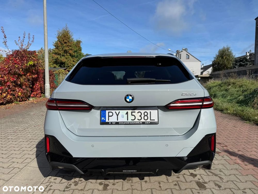 BMW Seria 5 520d Touring - 10