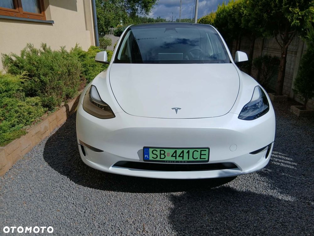 Tesla Model Y - 1