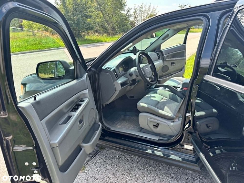 Jeep Grand Cherokee - 11
