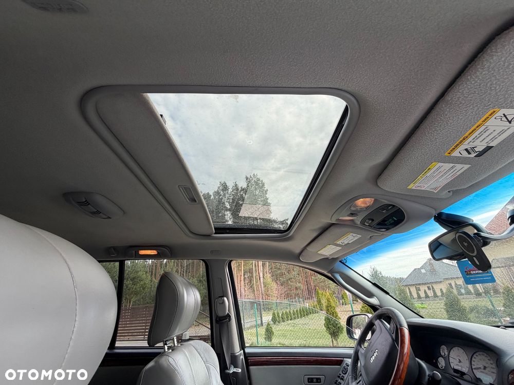 Jeep Grand Cherokee - 29