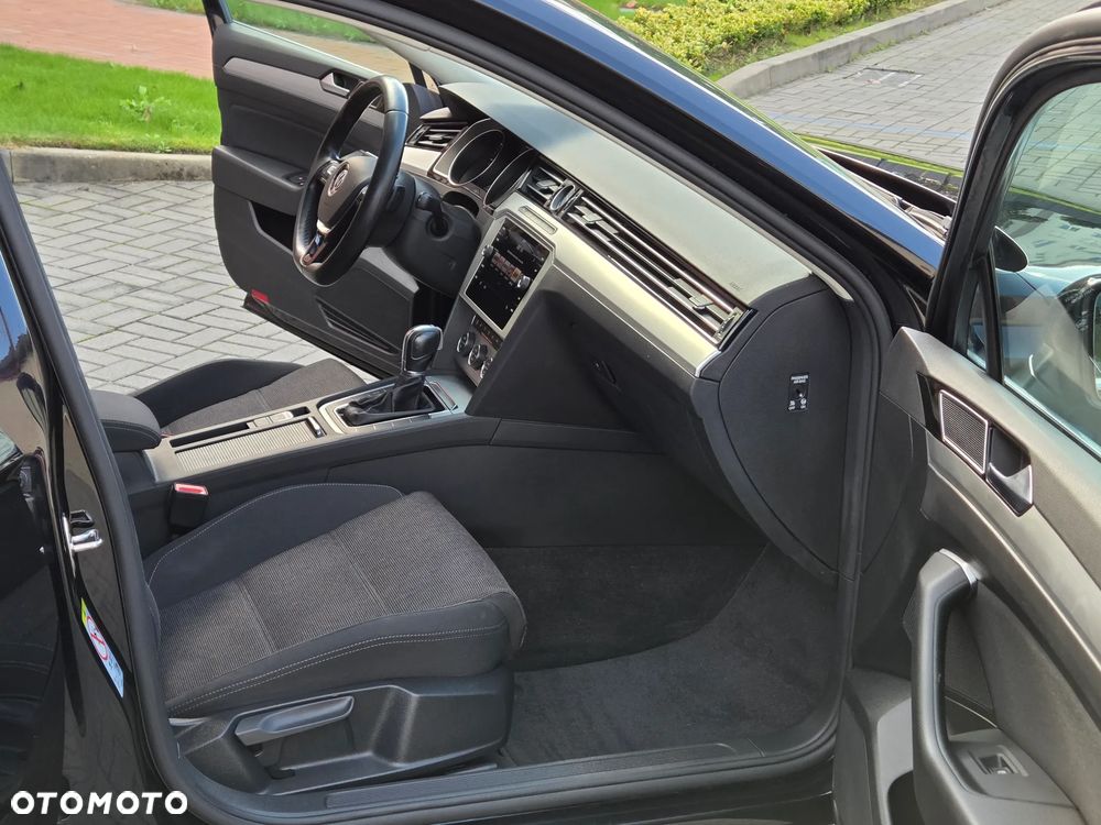 Volkswagen Passat 2.0 TDI SCR DSG Highline - 19