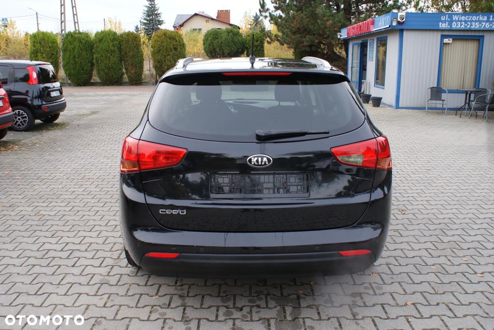 Kia Ceed - 12
