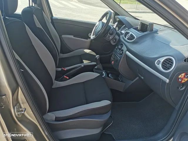 Renault Clio 1.2 16V Confort - 25