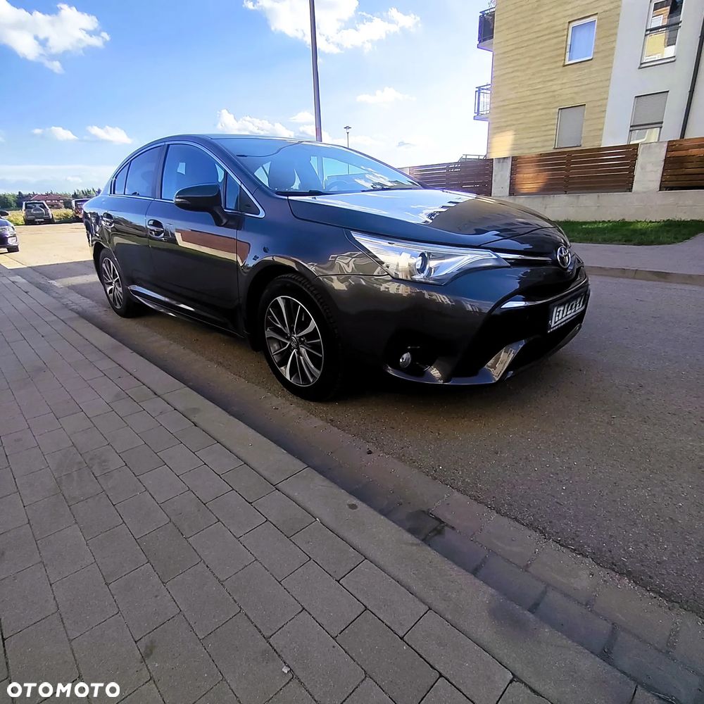 Toyota Avensis - 8