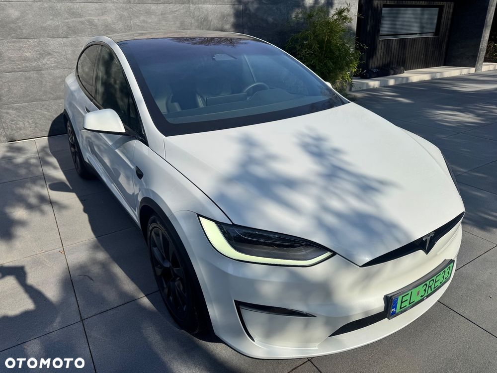 Tesla Model X - 1