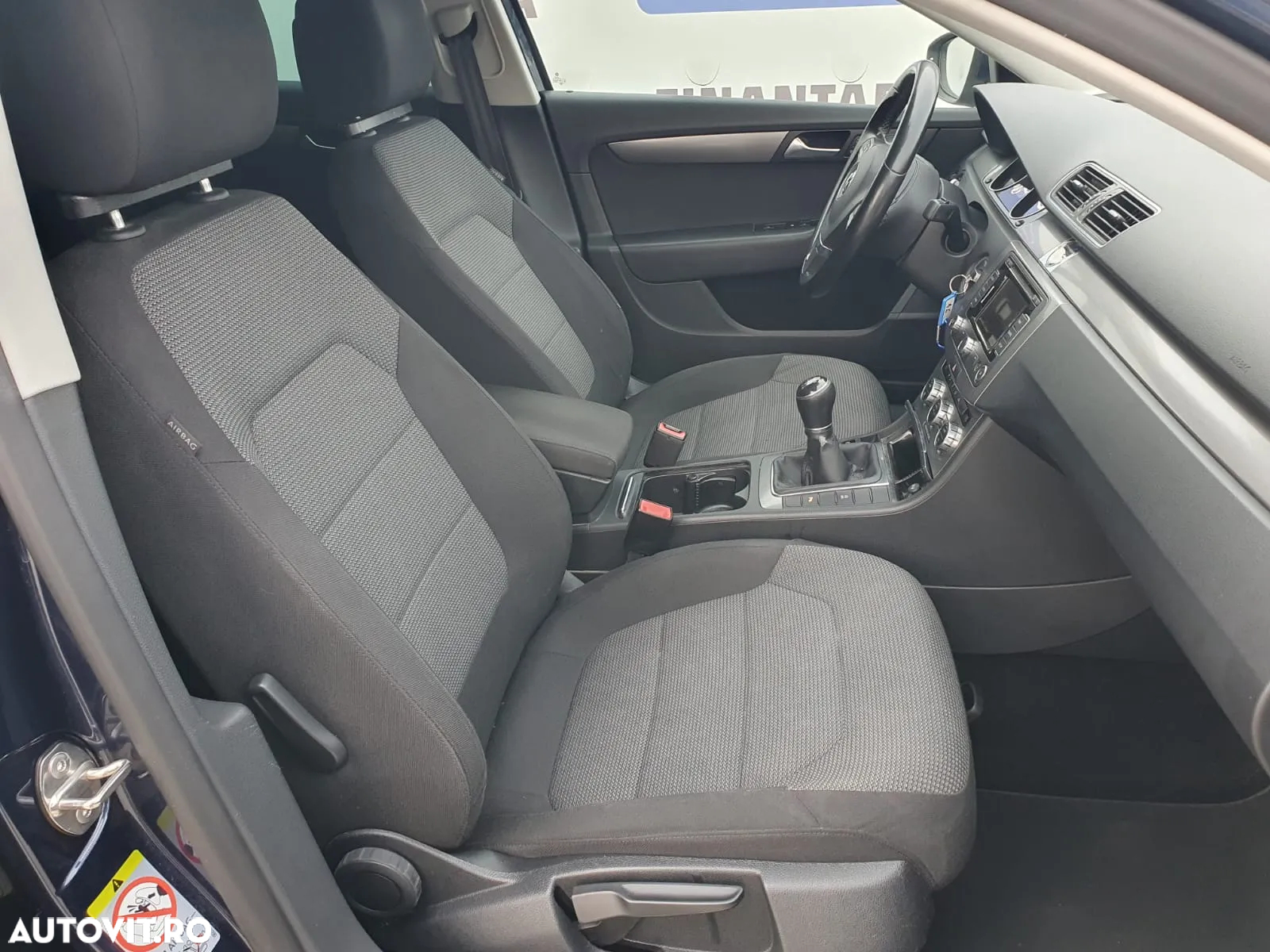 Volkswagen Passat Variant 1.6 TDI BlueMotion Technology Comfortline - 9