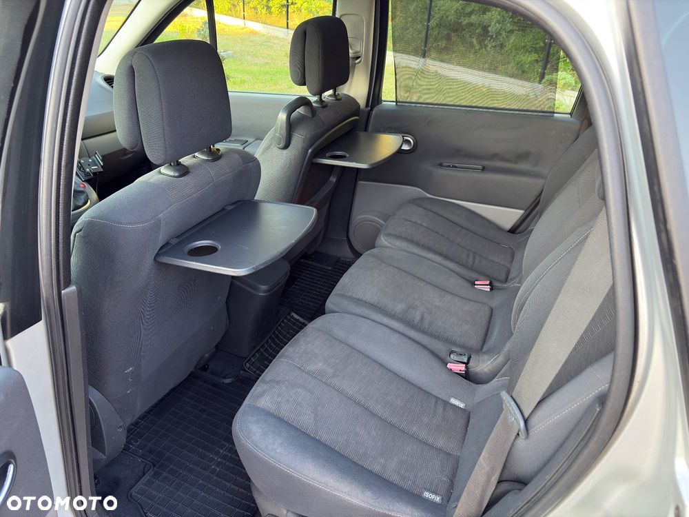 Renault Grand Scenic - 25
