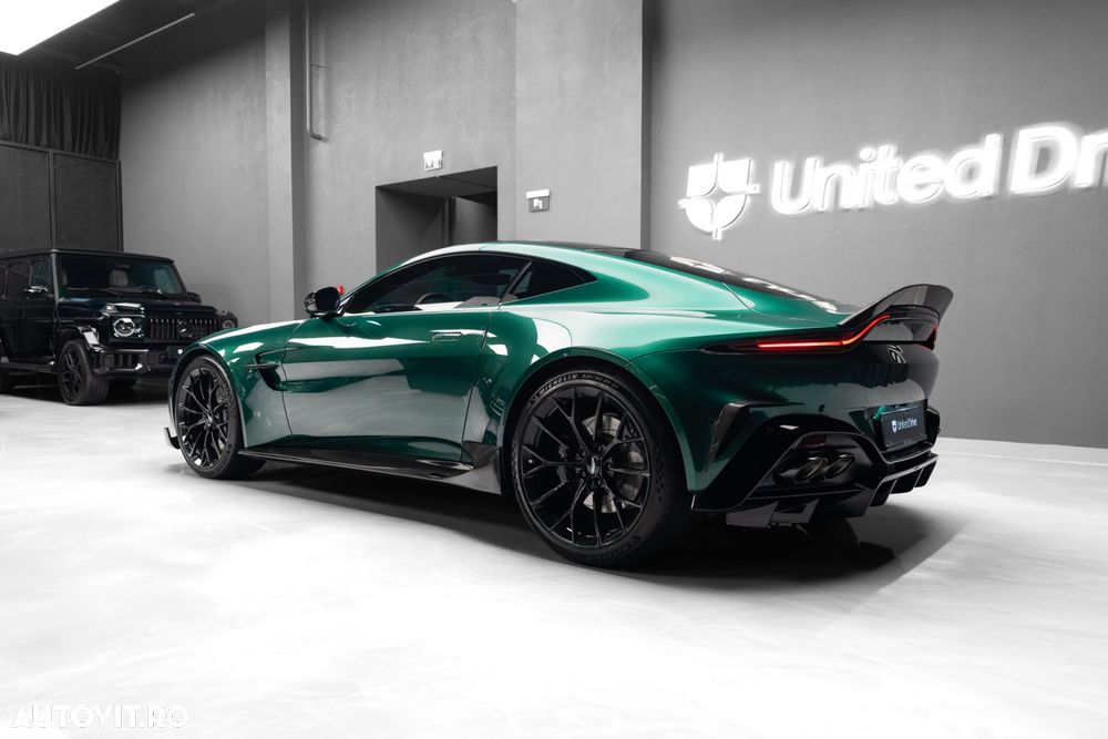 Aston Martin V8 Vantage - 10