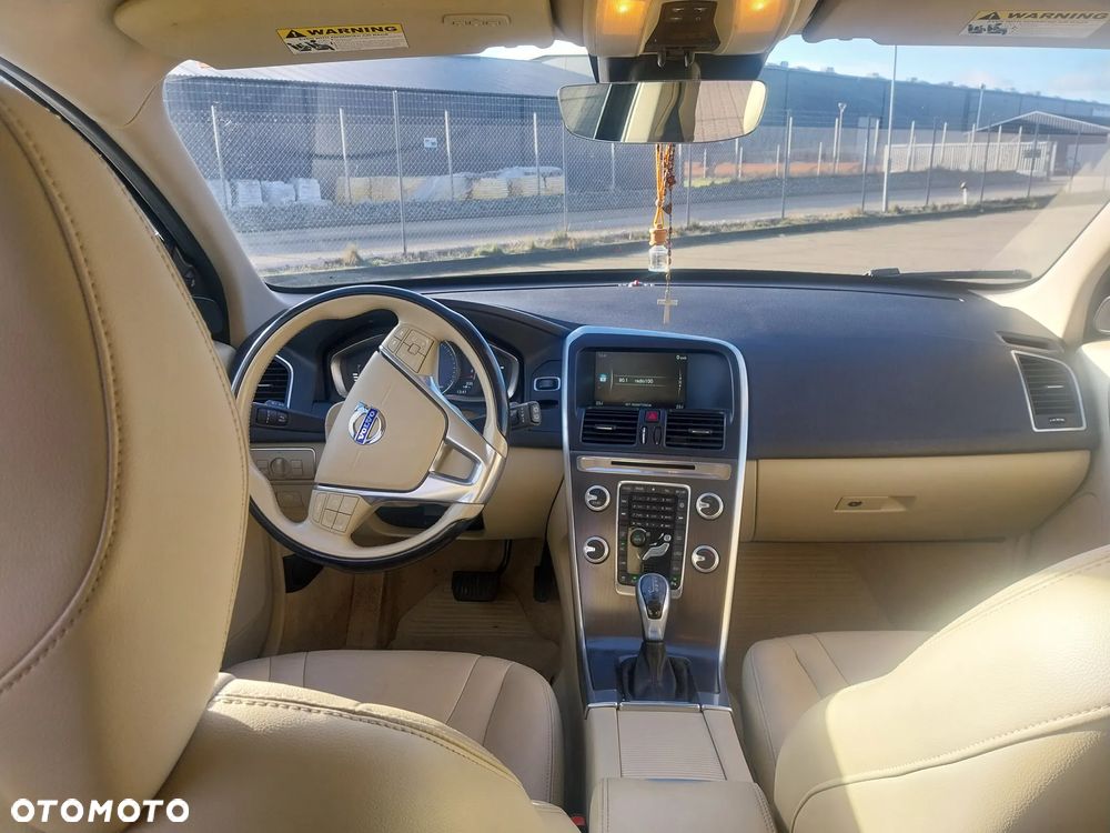 Volvo XC 60 T5 AWD Drive-E Momentum - 10