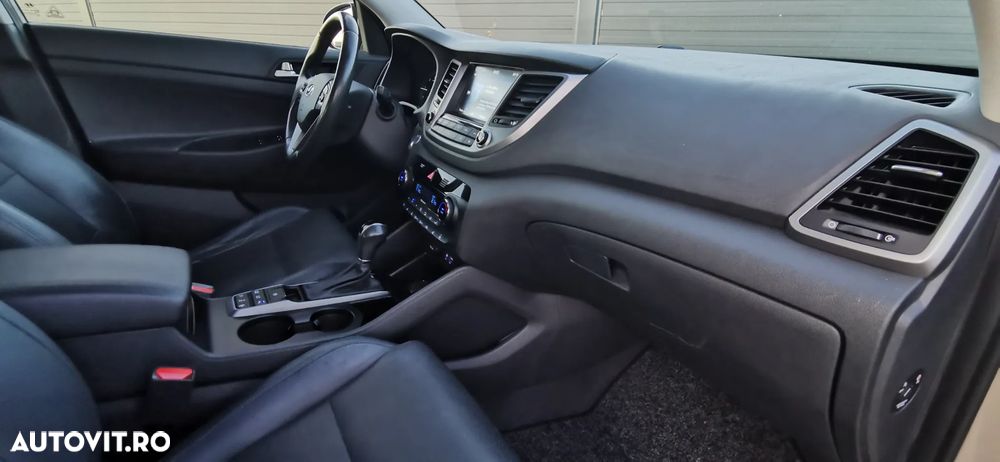 Hyundai Tucson 2.0 CRDI 4WD Automatik Premium - 14