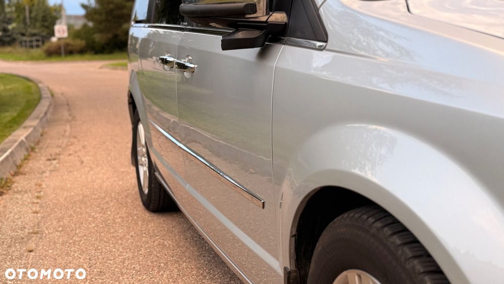 Chrysler Grand Voyager 2.8 CRD Limited - 17