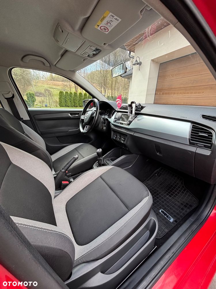 Skoda Fabia 2018 photo 2