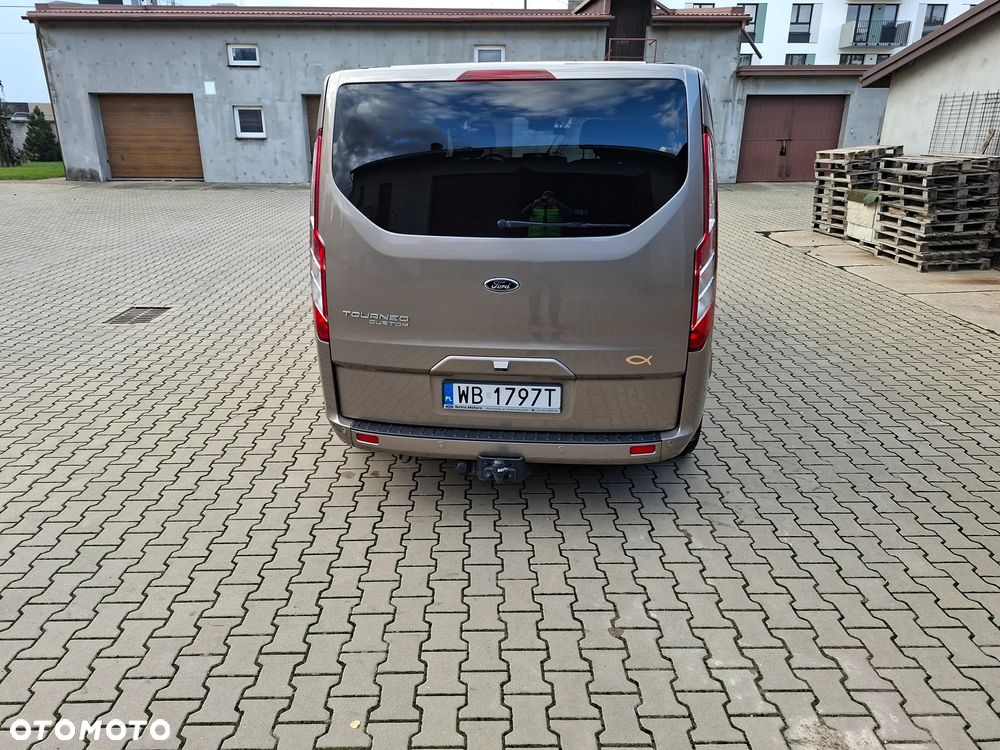 Ford Tourneo Custom 2.0 EcoBlue L2 Shuttle Bus Titanium - 4